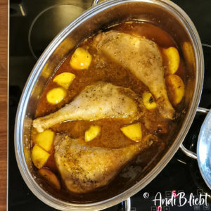 Gänsekeulen Rezept mit Portwein-Apfel Sauce und Bitterschokolade Anleitungschritt