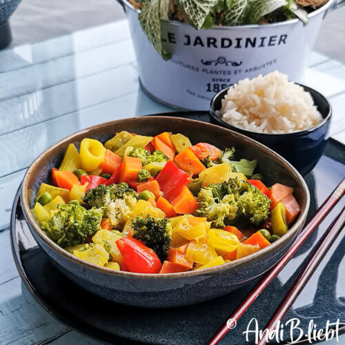 Curry Rezept vegetarisch Miantiau mit viel frischem Gemüse - Anleitung