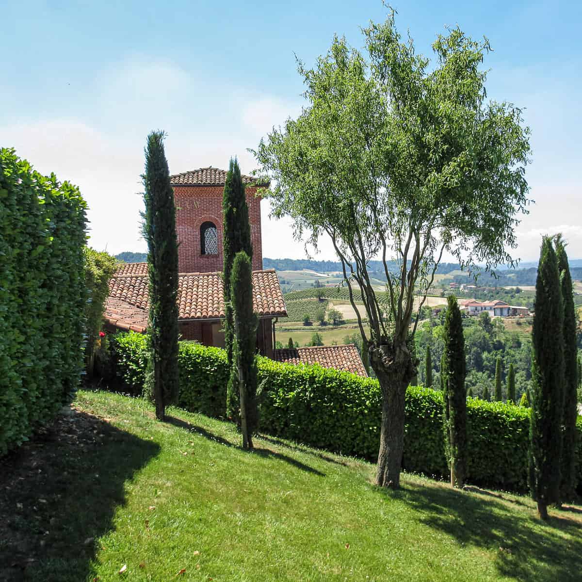Weingut Rocche dei Manzoni Moforte d'Alba Piemont