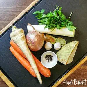 Gänsekeulen-Rezept-Portwein-Apfel-Sauce-www.andib-liebt.de-Zutaten-Fond