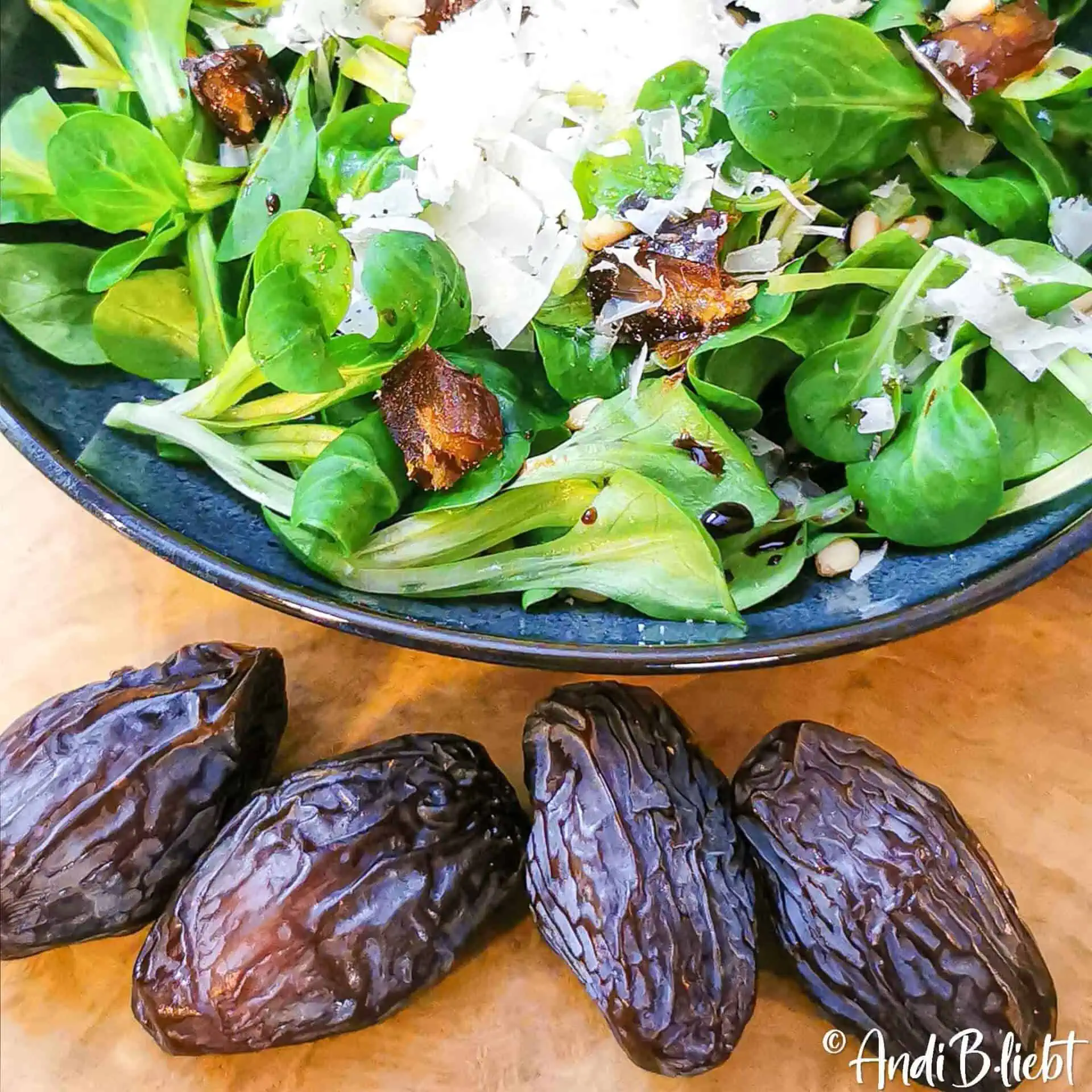 Feldsalat Rezept mit Datteln www.andib-liebt.de