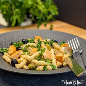 Mediterrane-Pasta-mit-Lachs-Kapern-Oliven-AndiB.liebt-Andreas-Bochem