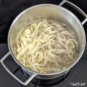 Schwarzes-Spargelrisotto-Gambas-AndiB.liebt-Andreas-Bochem-Zubereitung