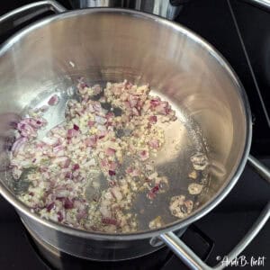Schwarzes-Spargelrisotto-Gambas-AndiB.liebt-Andreas-Bochem-Zubereitung