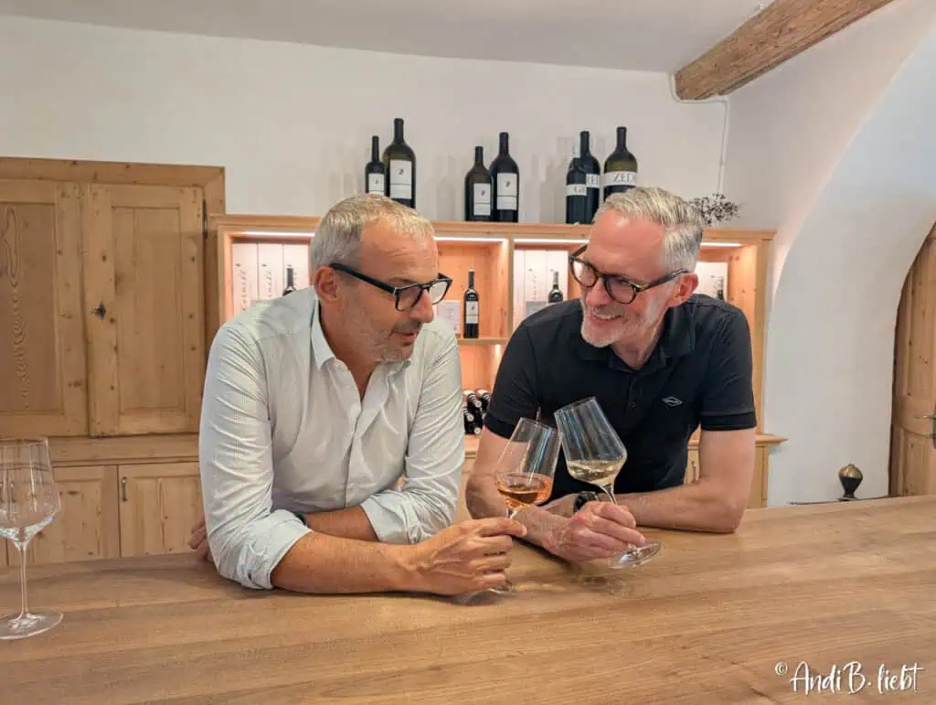 Weingut Kornell bei Bozen Südtirol Florian Brigl mit AndiBliebt -2
