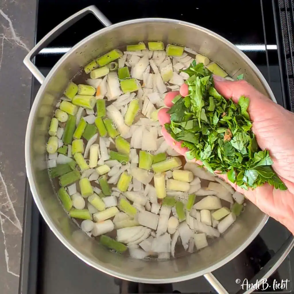 Hühnersuppe wie bei Oma Zubereitungsschritt 7
