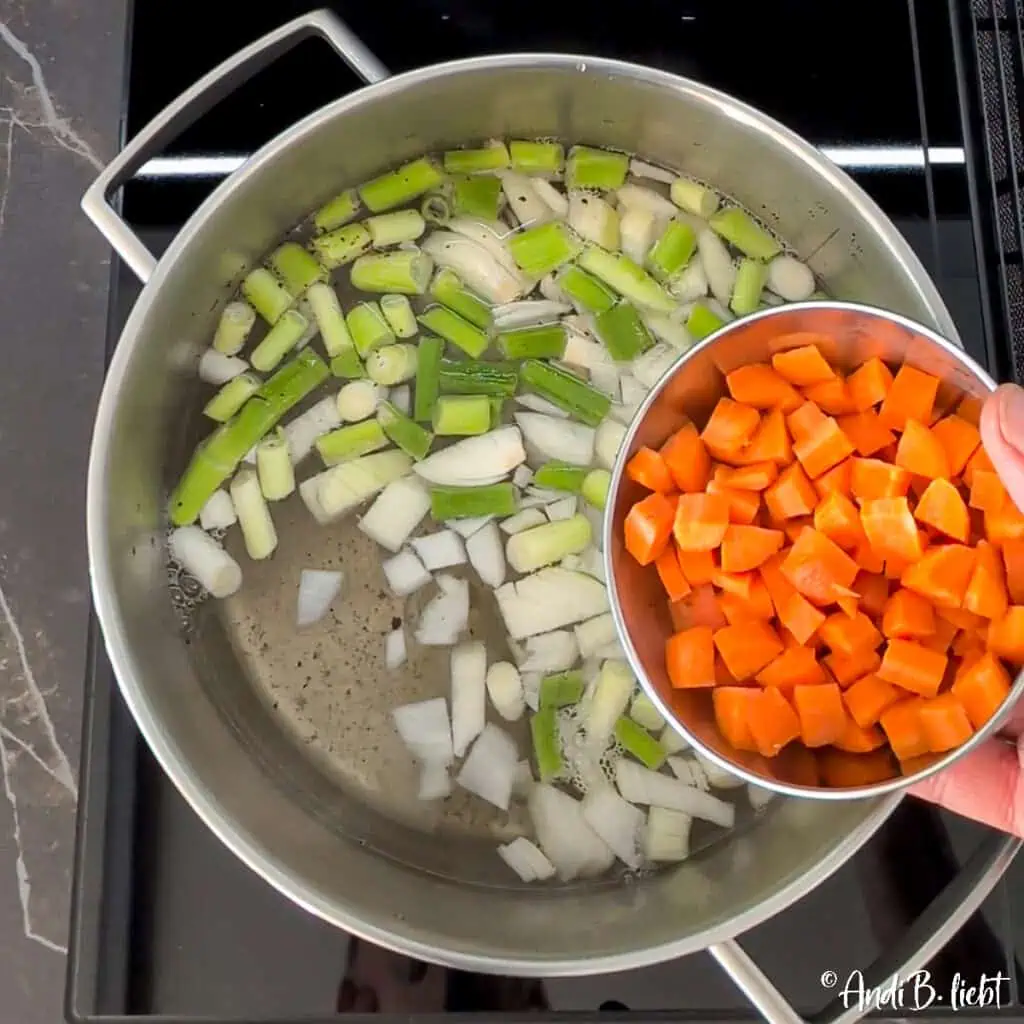 Hühnersuppe wie bei Oma Zubereitungsschritt 5