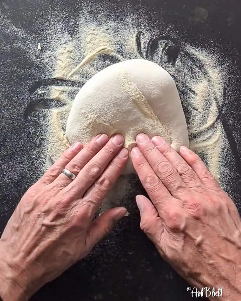 Pizza Bianca mit Feigen und Gorgonzola Anleitung Schritt 4