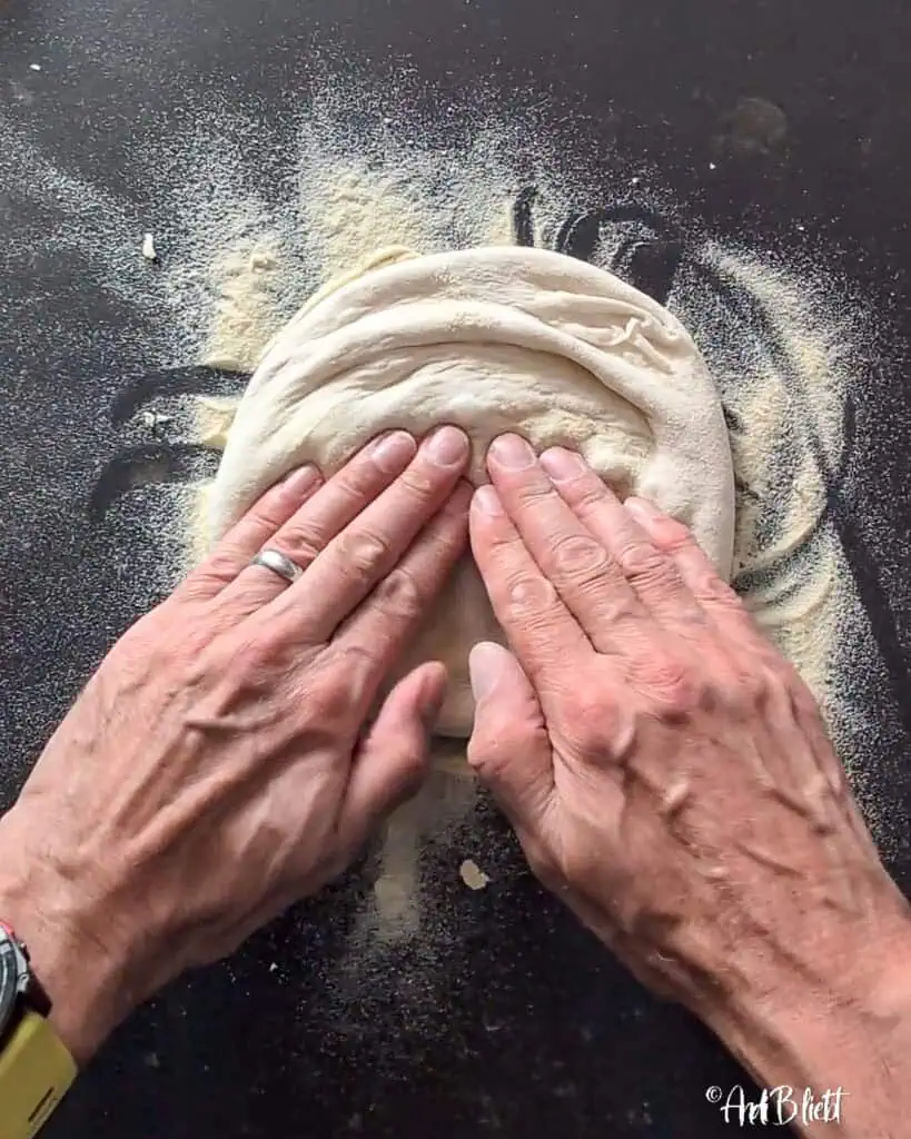 Pizza Bianca mit Feigen und Gorgonzola Anleitung Schritt 5