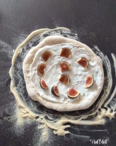 Pizza Bianca mit Feigen und Gorgonzola Anleitung Schritt 12