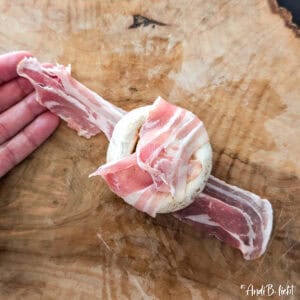 Gefüllte Champignons mit Bacon Anleitung umwickeln 1