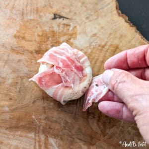 Gefüllte Champignons mit Bacon Anleitung umwickeln 3